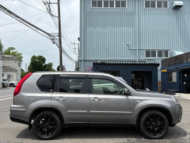 エクストレイル ２０Ｘｔｔ　禁煙車／ＮＩＳＳＮエンブレム／記録簿１０枚／純正アルミブラックペイント／全席シートヒーター／ドラレコ／クルコン／ＥＴＣ／内外装ともに状態キレイです。（5枚目）