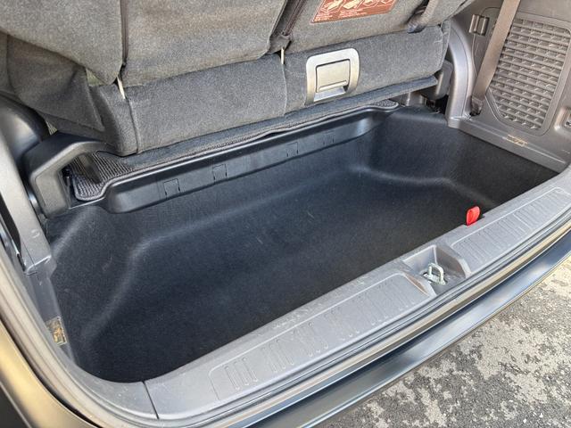 ステップワゴン G Eセレクション 修復無/保証1年/新品バッテリー付/全塗装カスタム/アンヴィルグレー/新品マッドスタータイヤ&新品ZACK JP-209アルミ/両側パワスラ/BTオーディオ/フルセグ/ヘッドライト&テールスモーク塗装(71枚目)