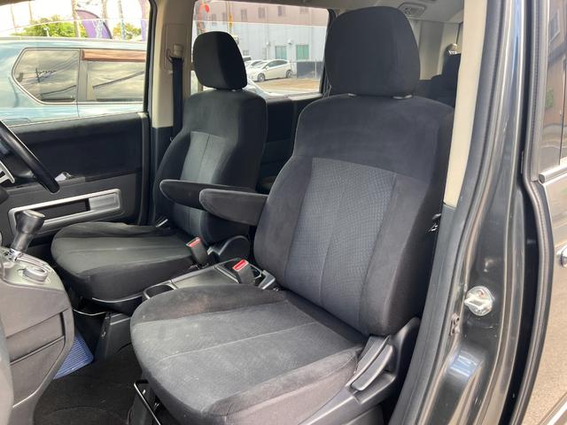 デリカＤ：５ Ｇ　パワーパッケージ　新品ヨコハマジオランダーＸ－ＡＴ／新品バトルシップアルミ／新品バンパーガード／新品サイドステップ／カスタム／両Ｐ／後席モニター／Ｂｌｕｅｔｏｏｔｈオーディオ／認定車／新品バッテリー／保証１年付／（32枚目）