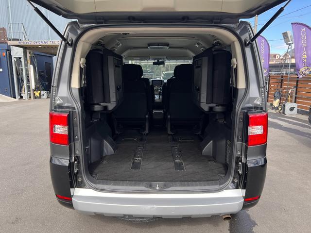 デリカＤ：５ Ｇ　パワーパッケージ　新品ヨコハマジオランダーＸ－ＡＴ／新品バトルシップアルミ／新品バンパーガード／新品サイドステップ／カスタム／両Ｐ／後席モニター／Ｂｌｕｅｔｏｏｔｈオーディオ／認定車／新品バッテリー／保証１年付／（42枚目）