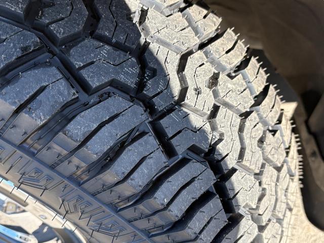 デリカＤ：５ Ｇ　パワーパッケージ　ベージュ全塗装カスタム／新品ＤＥＡＮアルミ／新品ジオランダーＸＡ－Ｔタイヤ／フロントプロテクター／両側電動ドア／ＥＴＣ／バックカメラ／クルコン／ステリモ／パドル／ナビ／フルセグＴＶ／ＢＴ（11枚目）