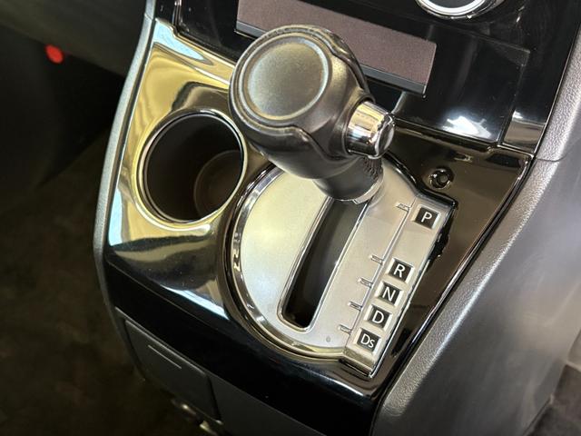 デリカＤ：５ Ｇ　パワーパッケージ　ベージュ全塗装カスタム／新品ＤＥＡＮアルミ／新品ジオランダーＸＡ－Ｔタイヤ／フロントプロテクター／両側電動ドア／ＥＴＣ／バックカメラ／クルコン／ステリモ／パドル／ナビ／フルセグＴＶ／ＢＴ（45枚目）