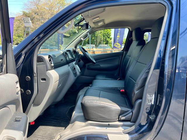 NV350キャラバンバン ロングDX 黒革調シートカバー/ナビ/TV/ETC2.0/キーレス/フォグランプ/保証1年/新品バッテリー付/3人乗り(8枚目)