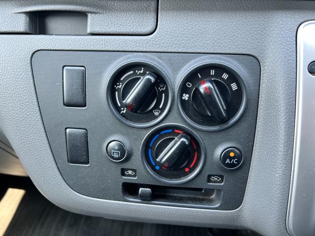 NV350キャラバンバン ロングDX 黒革調シートカバー/ナビ/TV/ETC2.0/キーレス/フォグランプ/保証1年/新品バッテリー付/3人乗り(25枚目)