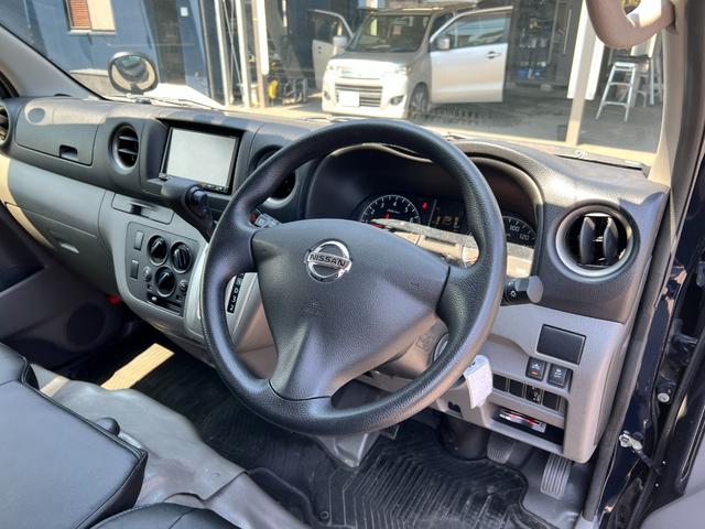 NV350キャラバンバン ロングDX 黒革調シートカバー/ナビ/TV/ETC2.0/キーレス/フォグランプ/保証1年/新品バッテリー付/3人乗り(30枚目)