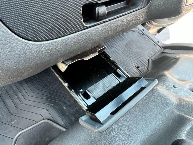 NV350キャラバンバン ロングDX 黒革調シートカバー/ナビ/TV/ETC2.0/キーレス/フォグランプ/保証1年/新品バッテリー付/3人乗り(50枚目)