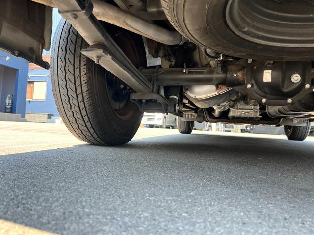 NV350キャラバンバン ロングDX 黒革調シートカバー/ナビ/TV/ETC2.0/キーレス/フォグランプ/保証1年/新品バッテリー付/3人乗り(77枚目)