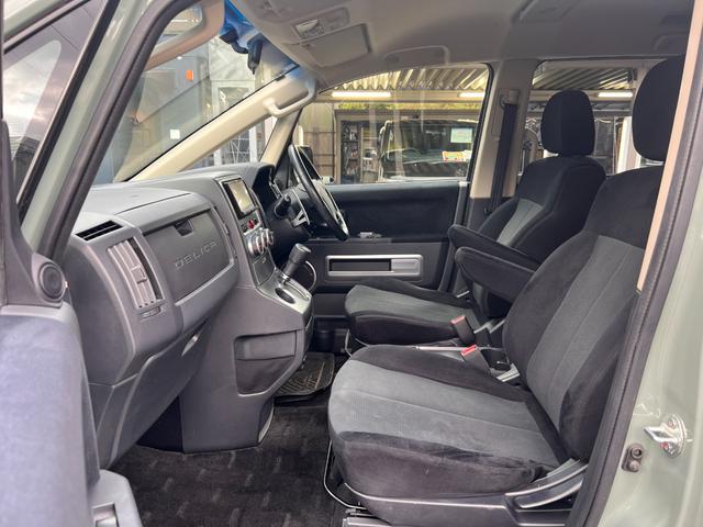 デリカＤ：５ Ｇ　パワーパッケージ　アーバンカーキ全塗装カスタム／新品Ｃ１０Ｓアルミ／新品ジオランダーＸ－ＡＴ／フロントプロテクタ／フォグランプ／両側電動ドア／ＥＴＣ／ナビ／フルセグ／Ｂカメラ／保証１年付／点検記録簿付／新品バッテリー付（9枚目）