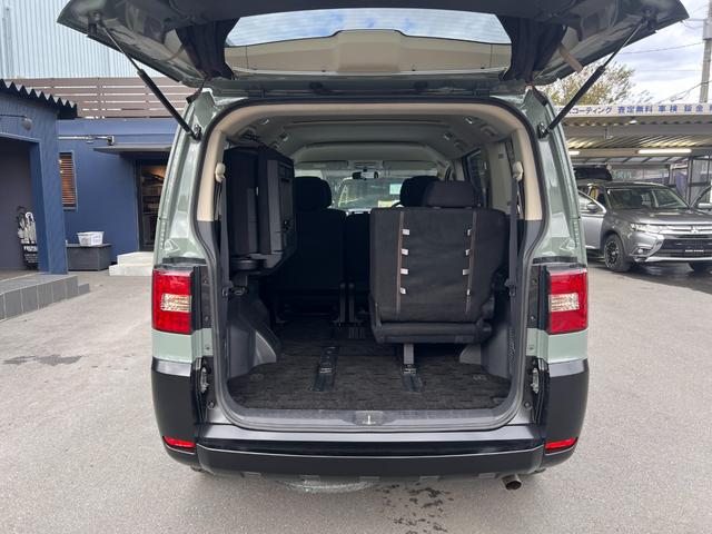 デリカＤ：５ Ｇ　パワーパッケージ　アーバンカーキ全塗装カスタム／新品Ｃ１０Ｓアルミ／新品ジオランダーＸ－ＡＴ／フロントプロテクタ／フォグランプ／両側電動ドア／ＥＴＣ／ナビ／フルセグ／Ｂカメラ／保証１年付／点検記録簿付／新品バッテリー付（70枚目）