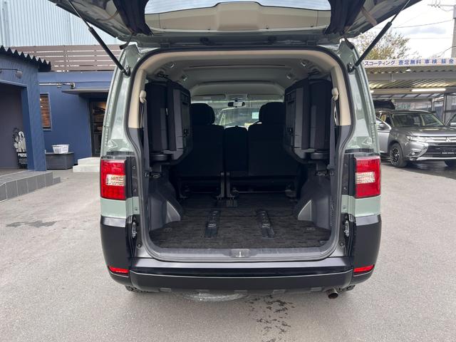 デリカＤ：５ Ｇ　パワーパッケージ　アーバンカーキ全塗装カスタム／新品Ｃ１０Ｓアルミ／新品ジオランダーＸ－ＡＴ／フロントプロテクタ／フォグランプ／両側電動ドア／ＥＴＣ／ナビ／フルセグ／Ｂカメラ／保証１年付／点検記録簿付／新品バッテリー付（71枚目）