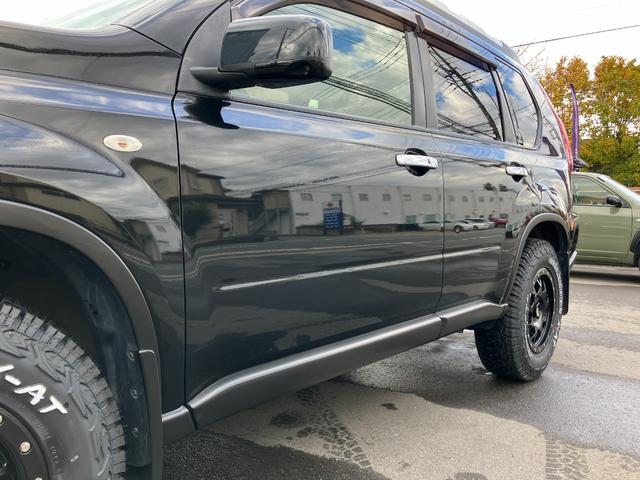 エクストレイル ２０Ｘｔ　新品タイヤＹＯＫＯＨＡＭＡジオランダーＸ－ＡＴ／新品アルミＭＬＪ－ＸＪ０４／リフトアップ／エスペリアコイル／ＮＩＳＳＡＮエンブレム／ハイパールーフレール／保証１年付／新品バッテリー／認定車（46枚目）