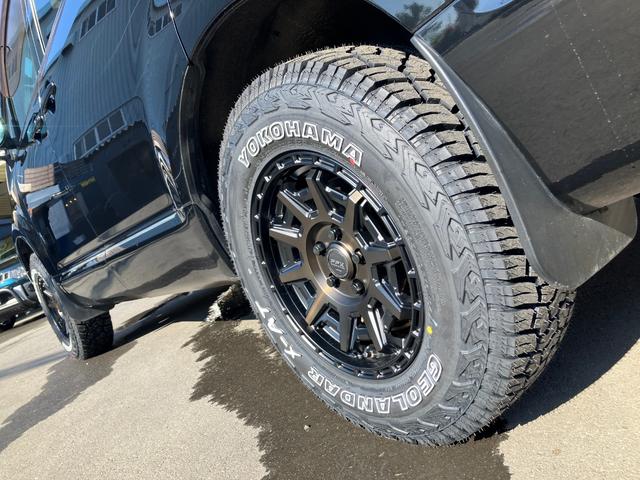 デリカＤ：５ Ｇ　パワーパッケージ　シダーグリーン全塗装カスタム／新品ＴＯＹＯタイヤ／新品社外アルミ／新品キャリア・ラック／新品社外ステアリング／リフトアップ／新品マーカー／新品オーバーフェンダー／認定車／新品バッテリー／保証１年（8枚目）