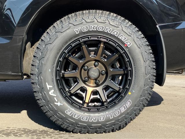 デリカＤ：５ Ｇ　パワーパッケージ　シダーグリーン全塗装カスタム／新品ＴＯＹＯタイヤ／新品社外アルミ／新品キャリア・ラック／新品社外ステアリング／リフトアップ／新品マーカー／新品オーバーフェンダー／認定車／新品バッテリー／保証１年（10枚目）