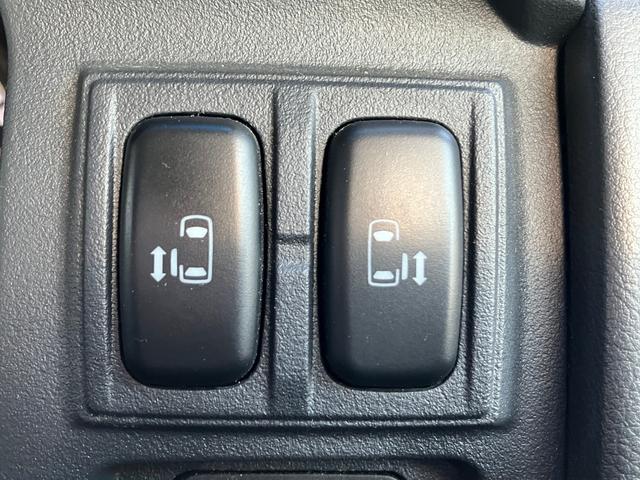 デリカＤ：５ Ｇ　パワーパッケージ　シダーグリーン全塗装カスタム／新品ＴＯＹＯタイヤ／新品社外アルミ／新品キャリア・ラック／新品社外ステアリング／リフトアップ／新品マーカー／新品オーバーフェンダー／認定車／新品バッテリー／保証１年（13枚目）