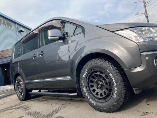 デリカD:5 G パワーパッケージ 新品バンパーガード/新品サイドステップ/新品タイヤYOKOHAMAジオランダーX-AT/新品アルミロクサーニバトルシップ/Bカメラ/新品バッテリー/保証1年付/認定車/両側パワスラ/リアモニター(72枚目)