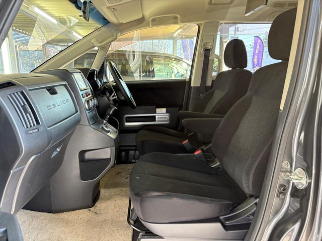 デリカD:5 D パワーパッケージ 新品バスターズルーフラック/新品YOKOHAMAジオランダータイヤ/新品D10Xアルミ/新品バンパーガード/新品サイドステップ/新品グリルマーカー/保証1年/認定車/新品バッテリー/両側パワスラ(8枚目)