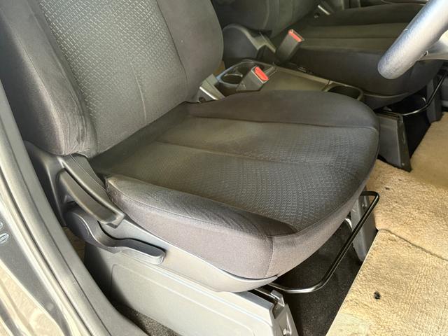 デリカD:5 D パワーパッケージ 新品バスターズルーフラック/新品YOKOHAMAジオランダータイヤ/新品D10Xアルミ/新品バンパーガード/新品サイドステップ/新品グリルマーカー/保証1年/認定車/新品バッテリー/両側パワスラ(33枚目)