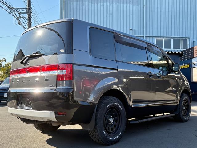 デリカD:5 D パワーパッケージ 新品バンパーガード/新品サイドステップ/新品シートカバー/グリルペイント/後席モニター/シートヒーター/グッドリッチタイヤ/デイトナホイール/Bカメラ/両側パワスラ/保証1年/認定車/新品バッテリー(2枚目)