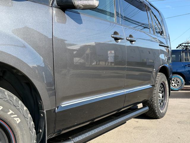 デリカD:5 D パワーパッケージ 新品バンパーガード/新品サイドステップ/新品シートカバー/グリルペイント/後席モニター/シートヒーター/グッドリッチタイヤ/デイトナホイール/Bカメラ/両側パワスラ/保証1年/認定車/新品バッテリー(6枚目)