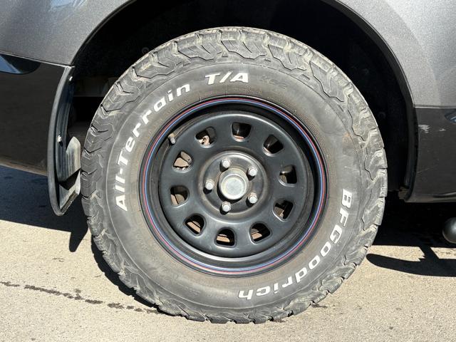 デリカD:5 D パワーパッケージ 新品バンパーガード/新品サイドステップ/新品シートカバー/グリルペイント/後席モニター/シートヒーター/グッドリッチタイヤ/デイトナホイール/Bカメラ/両側パワスラ/保証1年/認定車/新品バッテリー(9枚目)