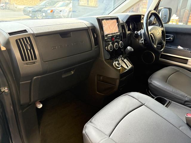 デリカD:5 D パワーパッケージ 新品バンパーガード/新品サイドステップ/新品シートカバー/グリルペイント/後席モニター/シートヒーター/グッドリッチタイヤ/デイトナホイール/Bカメラ/両側パワスラ/保証1年/認定車/新品バッテリー(33枚目)