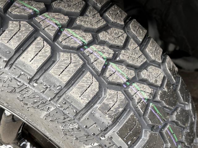 ノア ハイブリッドＧ　アンヴイルグレー全塗装カスタム／新品ＭＯＮＳＴＡＲタイヤ／新品ＪＰ２０９アルミ／後席モニター／リアスポイラー／シートヒーター／バックカメラ／両側パワスラ／Ｂｌｕｅｔｏｏｔｈオーディオ／保証１年（10枚目）