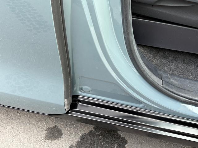 ノア ハイブリッドＧ　アンヴイルグレー全塗装カスタム／新品ＭＯＮＳＴＡＲタイヤ／新品ＪＰ２０９アルミ／後席モニター／リアスポイラー／シートヒーター／バックカメラ／両側パワスラ／Ｂｌｕｅｔｏｏｔｈオーディオ／保証１年（44枚目）