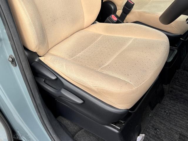 ノア ハイブリッドＧ　アンヴイルグレー全塗装カスタム／新品ＭＯＮＳＴＡＲタイヤ／新品ＪＰ２０９アルミ／後席モニター／リアスポイラー／シートヒーター／バックカメラ／両側パワスラ／Ｂｌｕｅｔｏｏｔｈオーディオ／保証１年（58枚目）