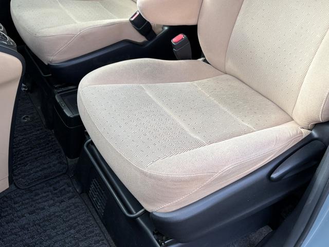 ノア ハイブリッドＧ　アンヴイルグレー全塗装カスタム／新品ＭＯＮＳＴＡＲタイヤ／新品ＪＰ２０９アルミ／後席モニター／リアスポイラー／シートヒーター／バックカメラ／両側パワスラ／Ｂｌｕｅｔｏｏｔｈオーディオ／保証１年（61枚目）