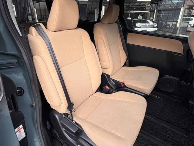 ノア ハイブリッドＧ　アンヴイルグレー全塗装カスタム／新品ＭＯＮＳＴＡＲタイヤ／新品ＪＰ２０９アルミ／後席モニター／リアスポイラー／シートヒーター／バックカメラ／両側パワスラ／Ｂｌｕｅｔｏｏｔｈオーディオ／保証１年（63枚目）