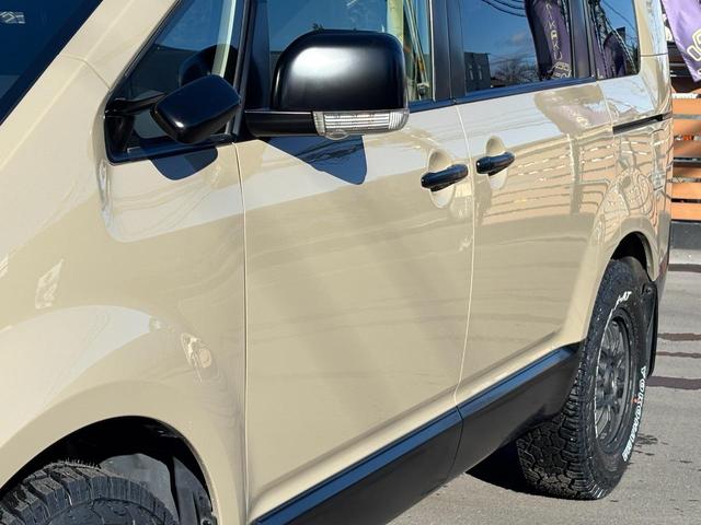 デリカD:5 G パワーパッケージ ベージュ全塗装/カスタム/新品ロックケリーMX-W/新品ジオランダーX-AT/フロントプロテクター/両側パワスラ/BTオーディオ/Bカメラ/スマキー/新品バッテリー/保証1年/フルセグ/後席モニター(6枚目)