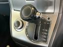 シフトレバーはストレート式なのでスムーズに操作ができます♪