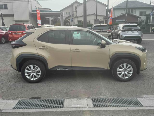 ヤリスクロス ハイブリッドG 純正ナビ全周囲カメラブラインドスポットモニターETC純正アルミLEDライト(18枚目)