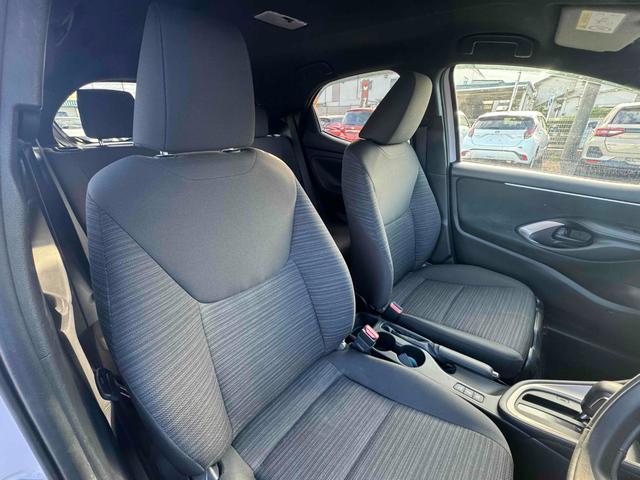 ヤリス 純正ナビバックカメラLEDライト左右シートヒーター(8枚目)