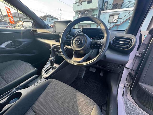 ヤリス 純正ナビバックカメラLEDライト左右シートヒーター(9枚目)