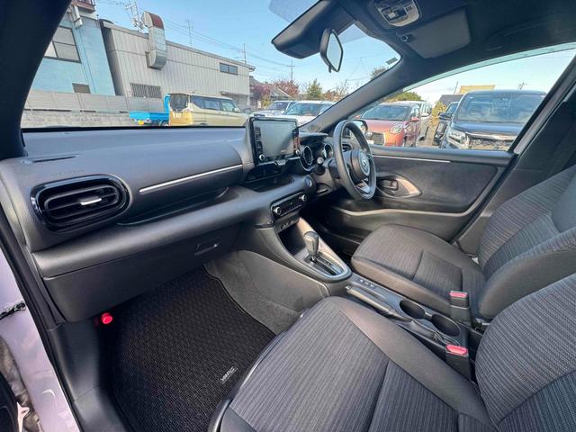 ヤリス 純正ナビバックカメラLEDライト左右シートヒーター(26枚目)