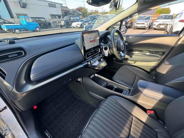 アクア 純正ナビフルセグTV全周囲カメラETCパワーシート前後ドライブレコーダーLEDライトブラインドスポットモニター(27枚目)