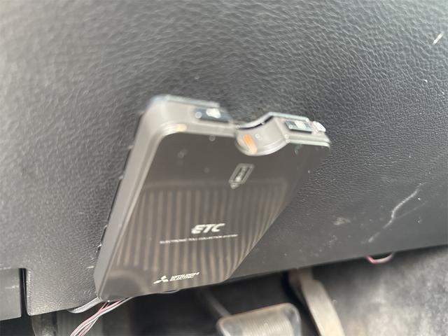 ダッジ・チャージャー ＳＸＴ　左ハンドル　ＥＴＣ　バックカメラ　アルミホイール　ＡＴ　ＣＤ　ＵＳＢ　ミュージックプレイヤー接続可　ＥＳＣ　エアコン　パワーウィンドウ（8枚目）