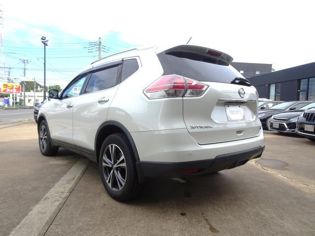エクストレイル ２０Ｘｔｔ　エマージェンシーブレーキパッケージ　切り替え式４ＷＤ／新品マークレスグリル／後期用１８インチホイール／社外ナビＴＶ／Ｂｌｕｅｔｏｏｔｈオーディオ／バックカメラ／パワーバックドア／ルーフレール／シートヒーター（12枚目）