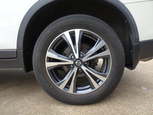 エクストレイル ２０Ｘｔｔ　エマージェンシーブレーキパッケージ　切り替え式４ＷＤ／新品マークレスグリル／後期用１８インチホイール／社外ナビＴＶ／Ｂｌｕｅｔｏｏｔｈオーディオ／バックカメラ／パワーバックドア／ルーフレール／シートヒーター（19枚目）