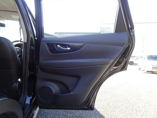 エクストレイル ２０Ｘ　切り替え式４ＷＤ／新品マークレスグリル／新品ホワイトレター１８インチタイヤ＆１８インチＡＷ／カロッツェリアナビＴＶ／バックカメラ／Ｂｌｕｅｔｏｏｔｈオーディオ／パワーバックドア（24枚目）