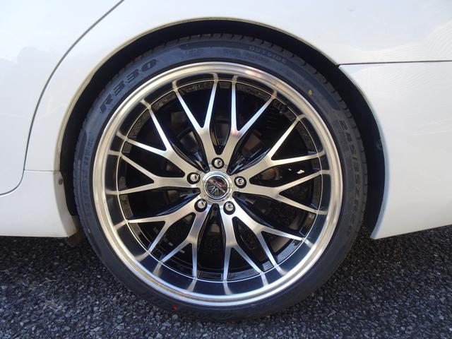 ホイールは４本とも新品ですのでガリ傷はございません！最近は２０インチタイヤでも１本８０００円からと低価格なタイヤが多数ありますので、コストを抑えて乗ることができます