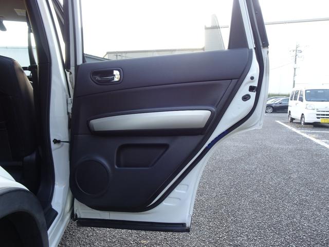 エクストレイル ２０Ｘｔｔ　切り替え式４ＷＤ／新品１６インチホイール＆新品ホワイトレター１６インチタイヤ／Ｂｌｕｅｔｏｏｔｈオーディオ／純正ナビＴＶ＆バックカメラ／全席シートヒーター（24枚目）