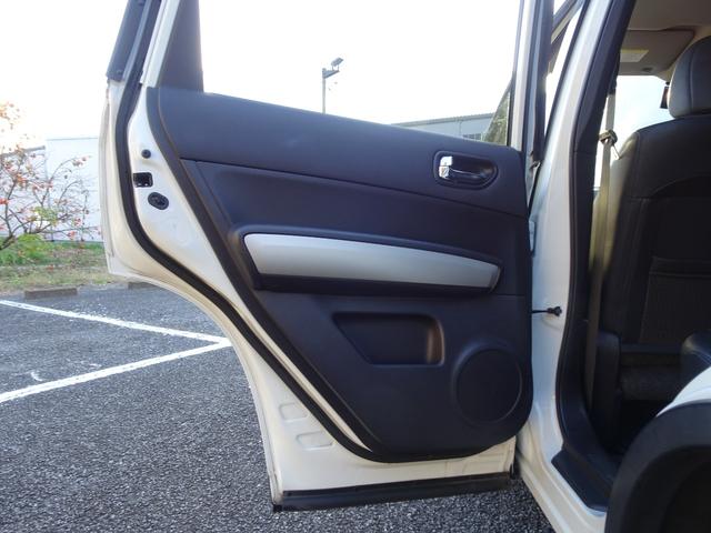 エクストレイル ２０Ｘｔｔ　切り替え式４ＷＤ／新品１６インチホイール＆新品ホワイトレター１６インチタイヤ／Ｂｌｕｅｔｏｏｔｈオーディオ／純正ナビＴＶ＆バックカメラ／全席シートヒーター（26枚目）