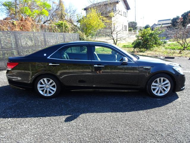 クラウンハイブリッド アスリートＳ　黒革シート／パワーシート／シートクーラー＆ヒーター／ステアリングヒーター／クルーズコントロール／ビルトインＥＴＣ／純正ナビ＆バックカメラ／地デジ／Ｂｌｕｅｔｏｏｔｈオーディオ（12枚目）