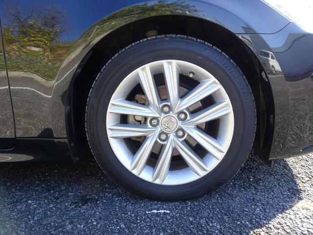 クラウンハイブリッド アスリートＳ　黒革シート／パワーシート／シートクーラー＆ヒーター／ステアリングヒーター／クルーズコントロール／ビルトインＥＴＣ／純正ナビ＆バックカメラ／地デジ／Ｂｌｕｅｔｏｏｔｈオーディオ（13枚目）