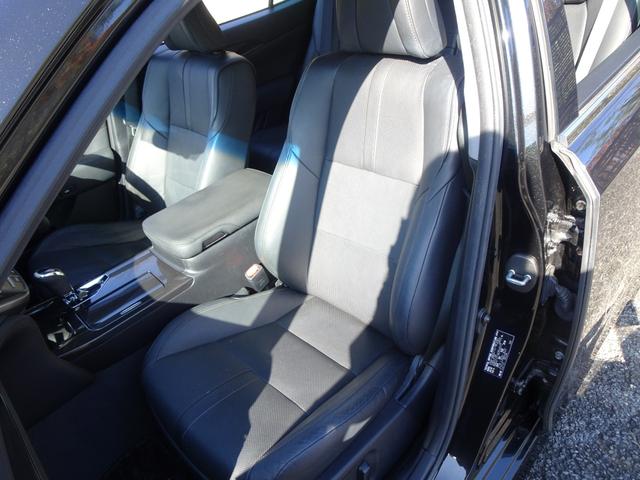 クラウンハイブリッド アスリートＳ　黒革シート／パワーシート／シートクーラー＆ヒーター／ステアリングヒーター／クルーズコントロール／ビルトインＥＴＣ／純正ナビ＆バックカメラ／地デジ／Ｂｌｕｅｔｏｏｔｈオーディオ（20枚目）