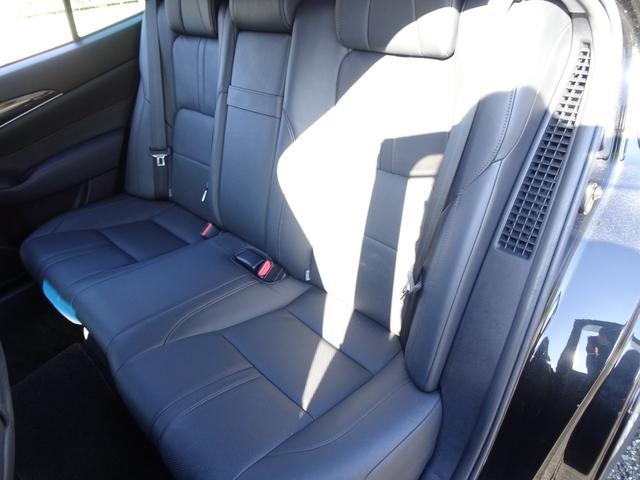 クラウンハイブリッド アスリートＳ　黒革シート／パワーシート／シートクーラー＆ヒーター／ステアリングヒーター／クルーズコントロール／ビルトインＥＴＣ／純正ナビ＆バックカメラ／地デジ／Ｂｌｕｅｔｏｏｔｈオーディオ（22枚目）