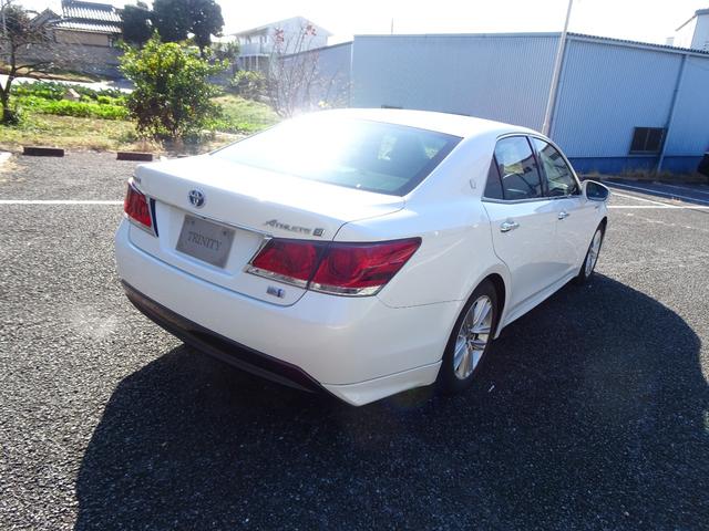 クラウンハイブリッド アスリートＳ　パワーシート／シートヒーター／ステアリングヒーター／クルーズコントロール／ビルトインＥＴＣ／純正ナビＴＶ＆バックカメラ／Ｂｌｕｅｔｏｏｔｈオーディオ（11枚目）