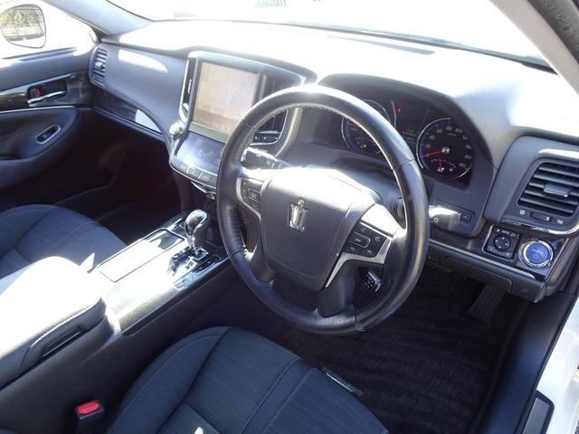 クラウンハイブリッド アスリートＳ　パワーシート／シートヒーター／ステアリングヒーター／クルーズコントロール／ビルトインＥＴＣ／純正ナビＴＶ＆バックカメラ／Ｂｌｕｅｔｏｏｔｈオーディオ（18枚目）